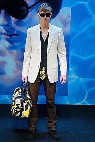 Look 10